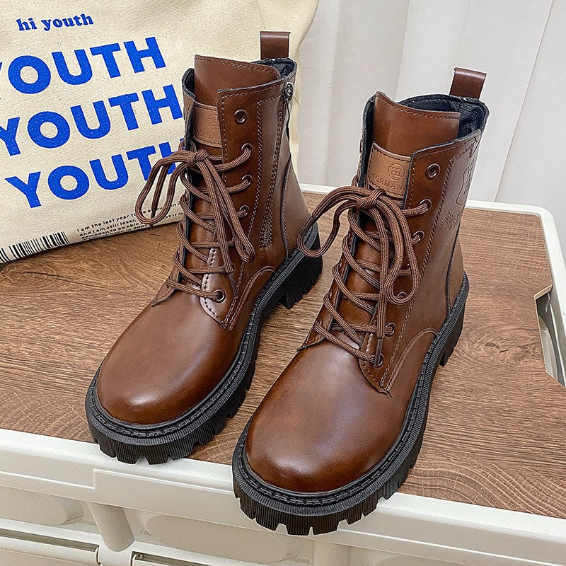 Damen nan knöchelhohe Combat-Boots in Lackoptik mit robuster Profilsohle und seitlichem Reißverschluss Echo Archiv