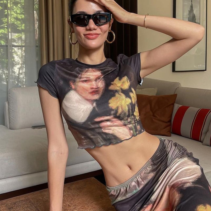 Damen cropped T-Shirt mit künstlerischem Druck und figurbetonter Passform Echo Archiv