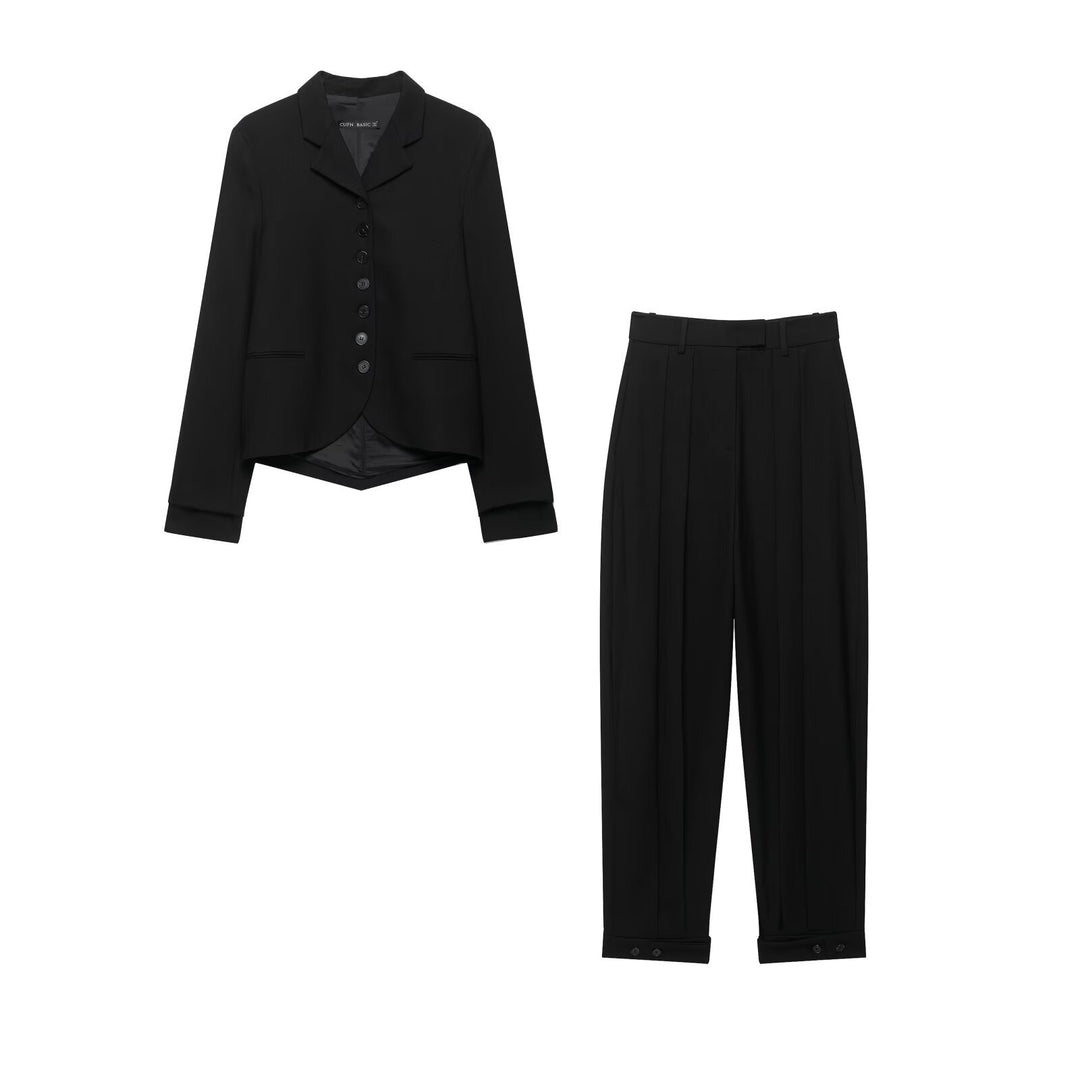 Damen Kurzer taillierter Blazer mit asymmetrischem Saum und durchgehender Knopfleiste Echo Archiv
