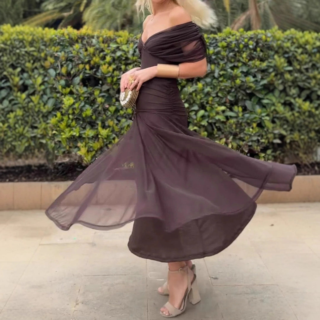 Damen nan elegantes bodenlanges Abendkleid mit drapierter Schulterpartie und luftiger Chiffon-Rock Echo Archiv