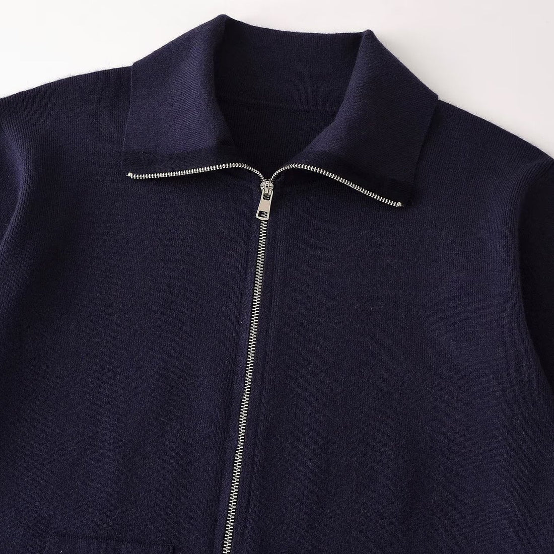 Damen Grobgestrickte Oversize-Zipjacke mit Stehkragen und aufgesetzten Taschen Echoarchiv
