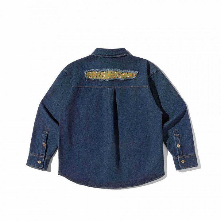 Unisex Kastenförmige Denim-Hemdjacke mit dekorativen Destroy-Applikationen und Oversized-Silhouette Echo Archiv