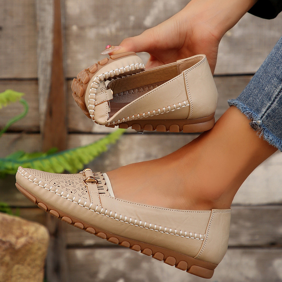 Damen  perforierte Mokassin-Loafer mit gepolstertem Komfortfußbett und dekorativem Metalldetail Echo Archiv
