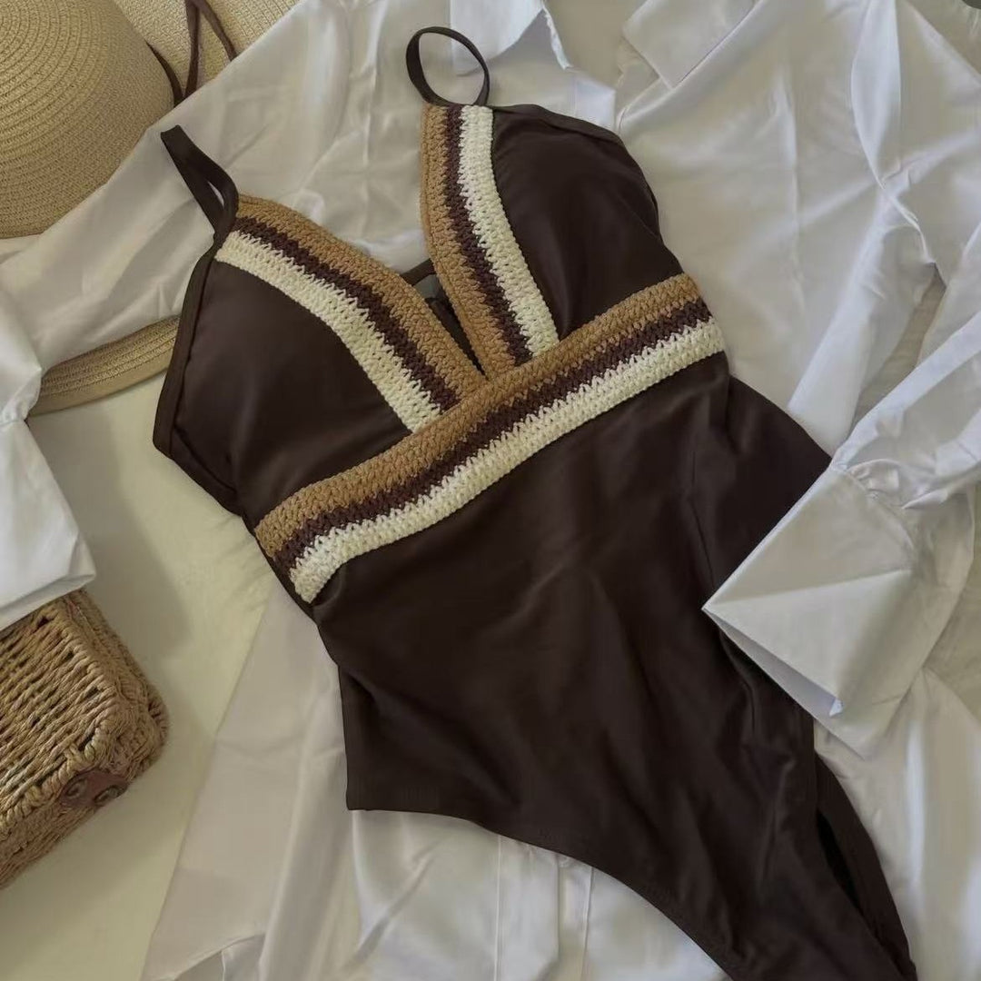Damen Eleganter Einteiler-Badeanzug mit raffinierten Farbdetails Echo Archiv