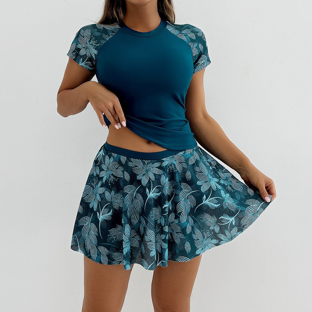 Damen Sportliches Badeset mit modischer Rüschenshort Echo Archiv