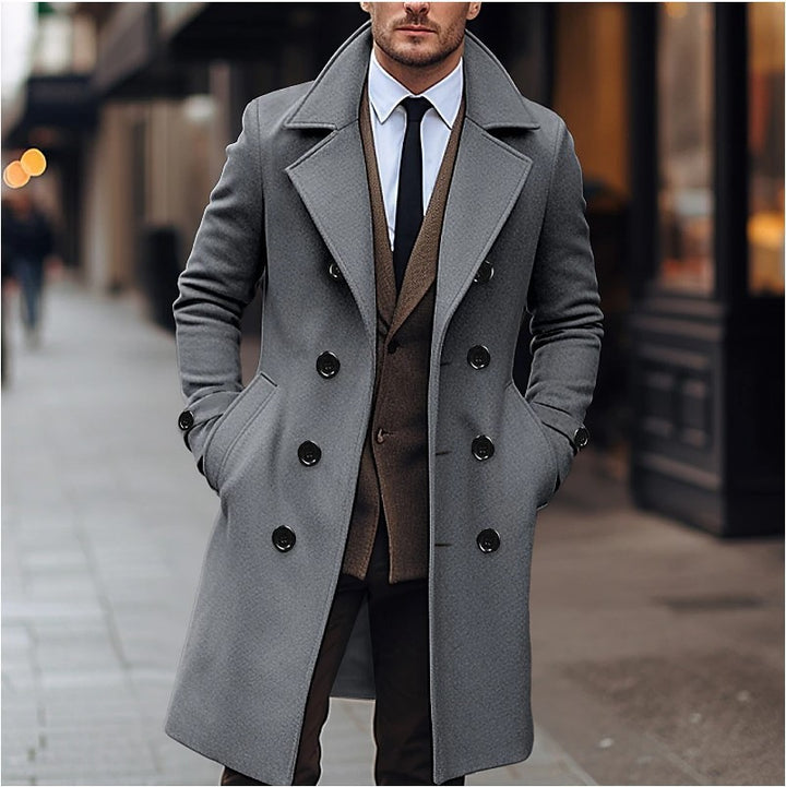 Herren nan eleganter doppelt geknöpfter Wollmantel mit breitem Revers und tailliertem Businessschnitt Echo Archiv