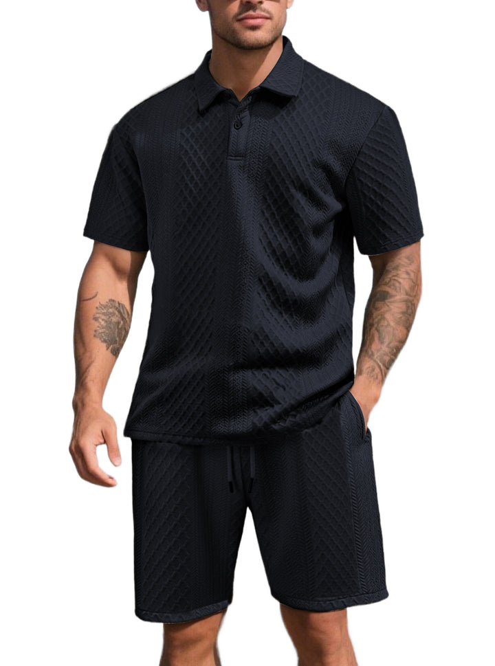 Herren nan dreidimensionales Relief-Freizeit-Set mit Polokragen, verdeckter Knopfleiste und elastischer Tunnelzugshorts Echo Archiv