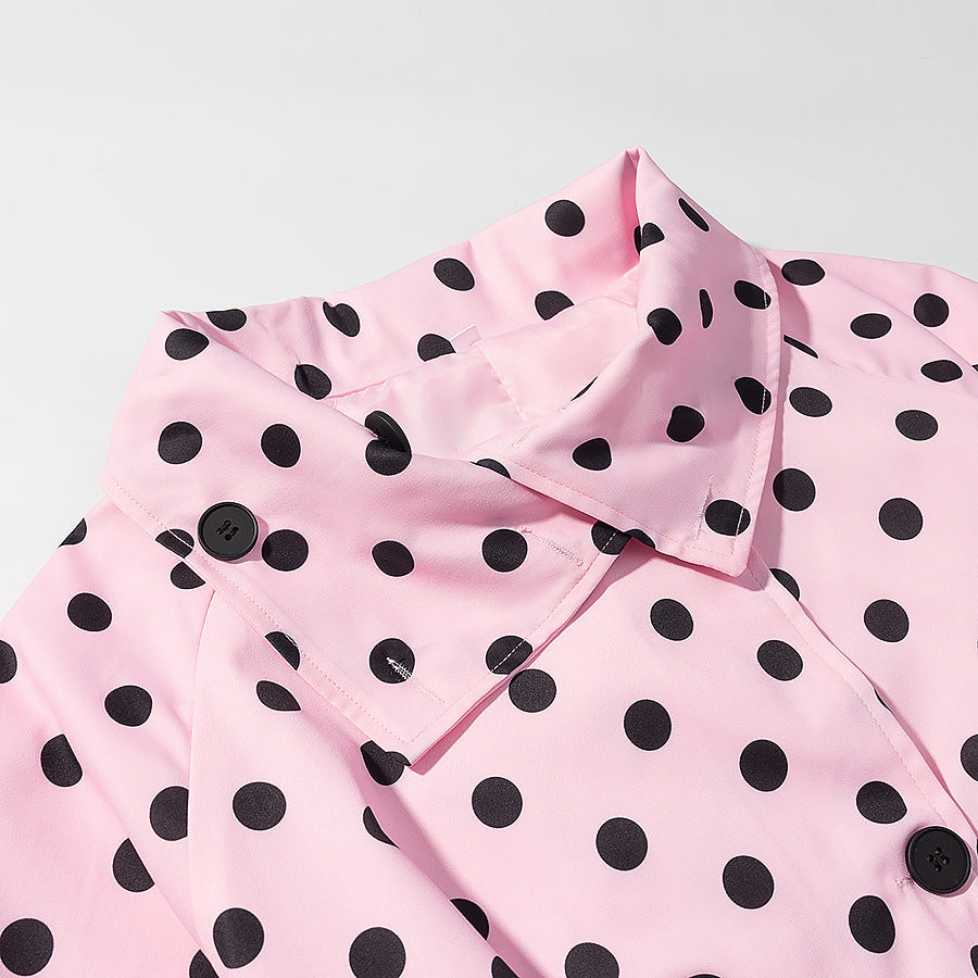 Damen Kurztrenchjacke im Polka‑Dot‑Muster, doppelreihig mit Taillengürtel Echoarchiv