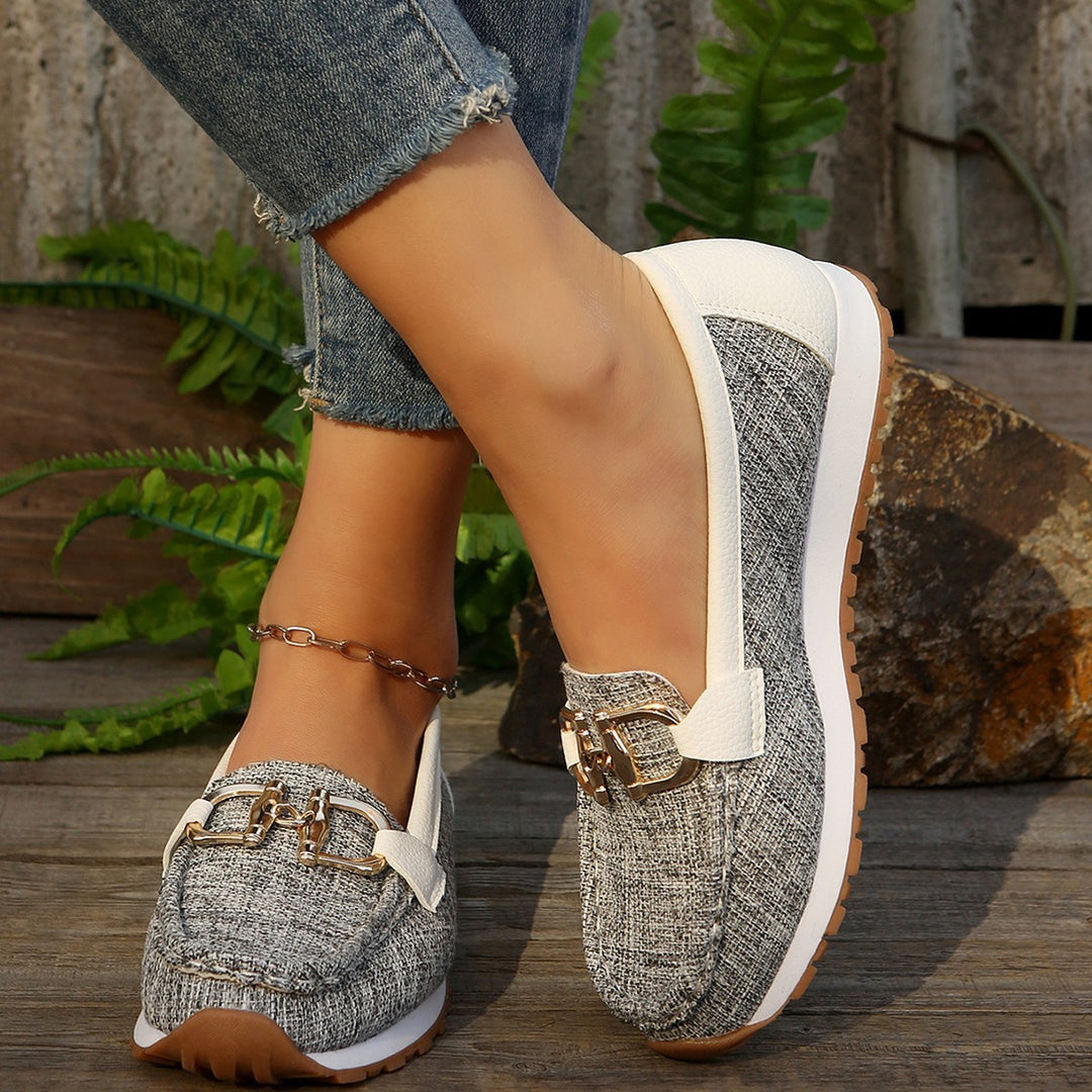 Damen  lässige Mokassin-Slipper mit dekorativer Metallschnalle, gepolsterter Innensohle und profilierter Gummilaufsohle Echo Archiv