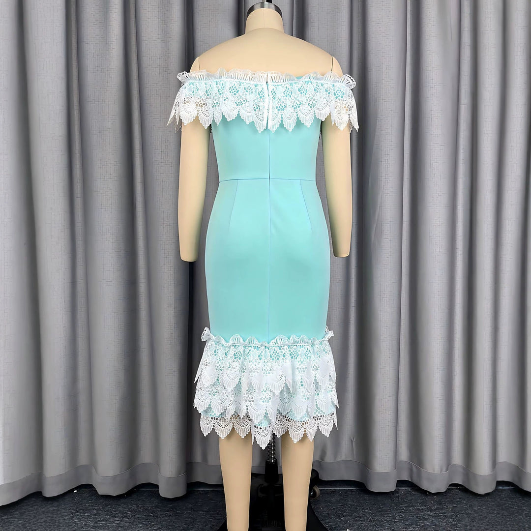 Damen Luxuriöses Cocktailkleid mit Spitzenakzenten Echo Archiv