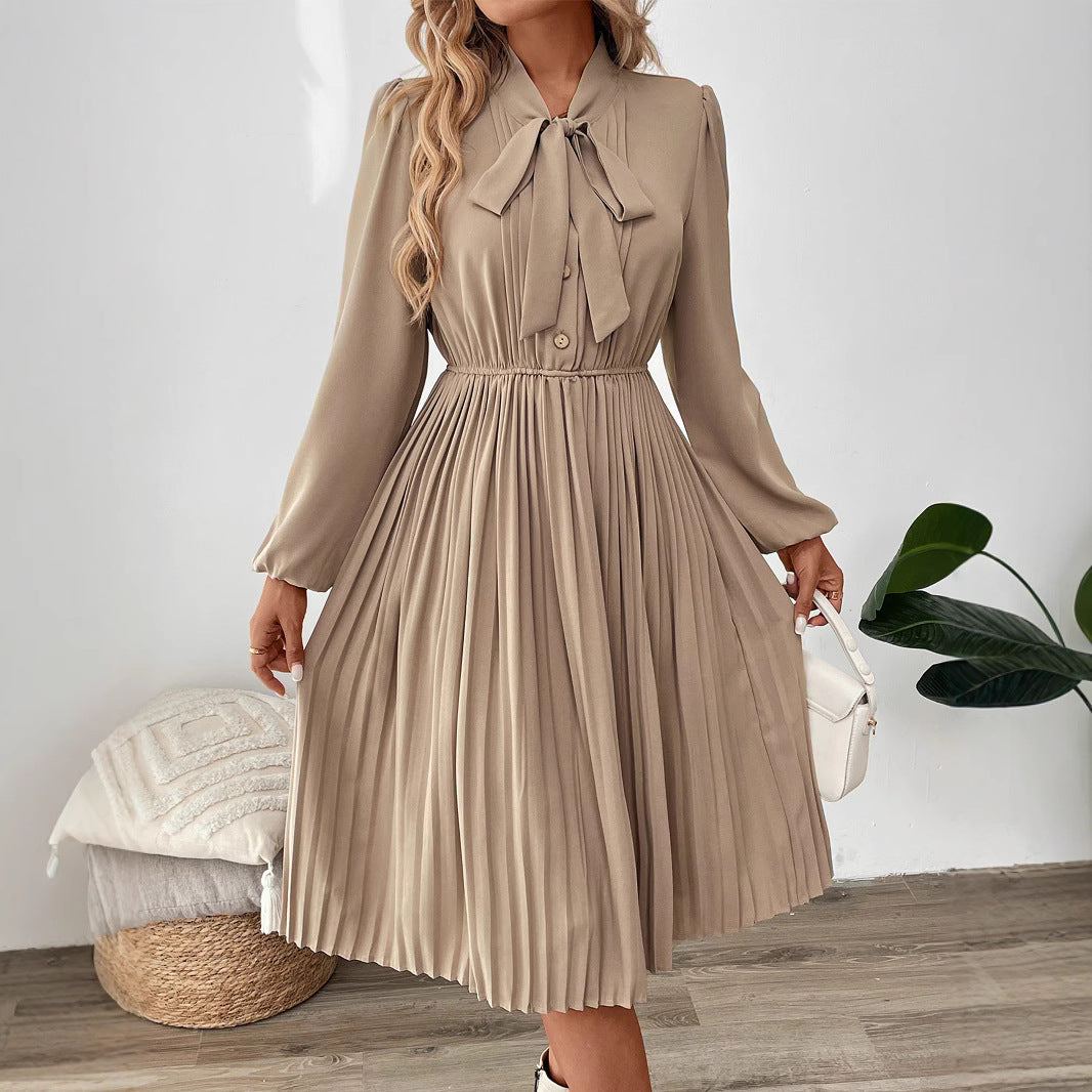 Damen Plissiertes Midikleid mit Schluppenkragen, elastischer Taillenpartie und langen Ballonärmeln Echoarchiv