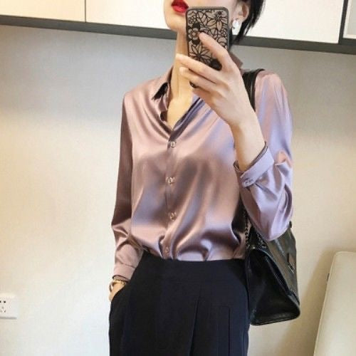 Damen Elegante Bluse aus feinem Satin mit Rüschendetails Echoarchiv