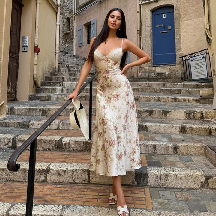 Damen Sommerliches Nachthemd mit floralen Akzenten Echo Archiv