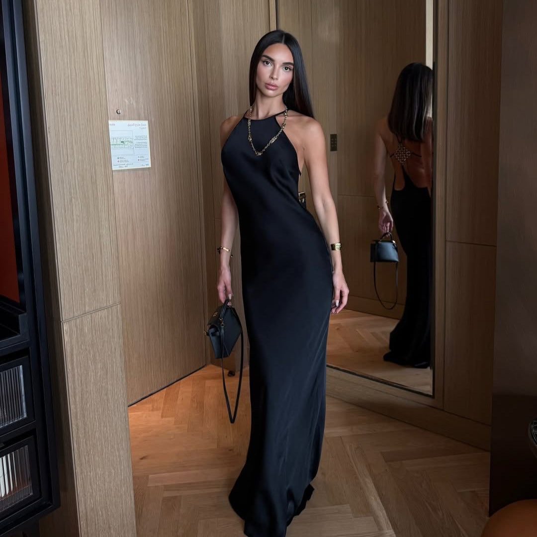 Damen Elegantes Abendkleid mit tiefem Rückenausschnitt und feinen Trägerdetails Echo Archiv