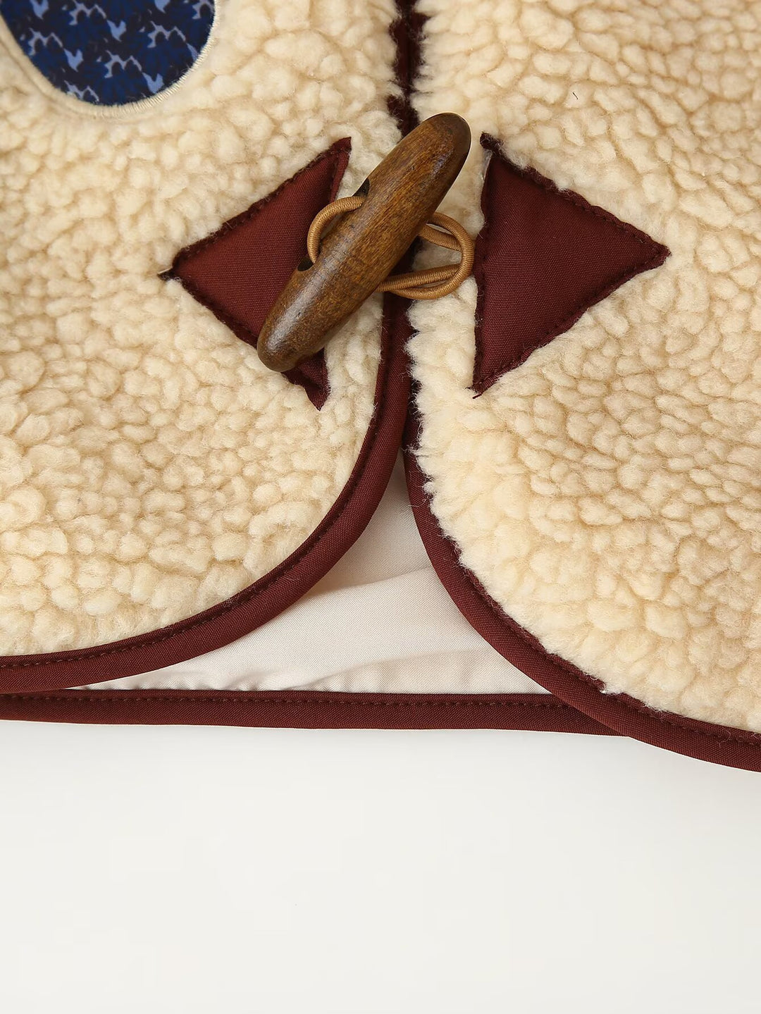 Damen Gefütterte Teddyweste mit Patchwork-Applikationen und Knebelverschlüssen Echoarchiv