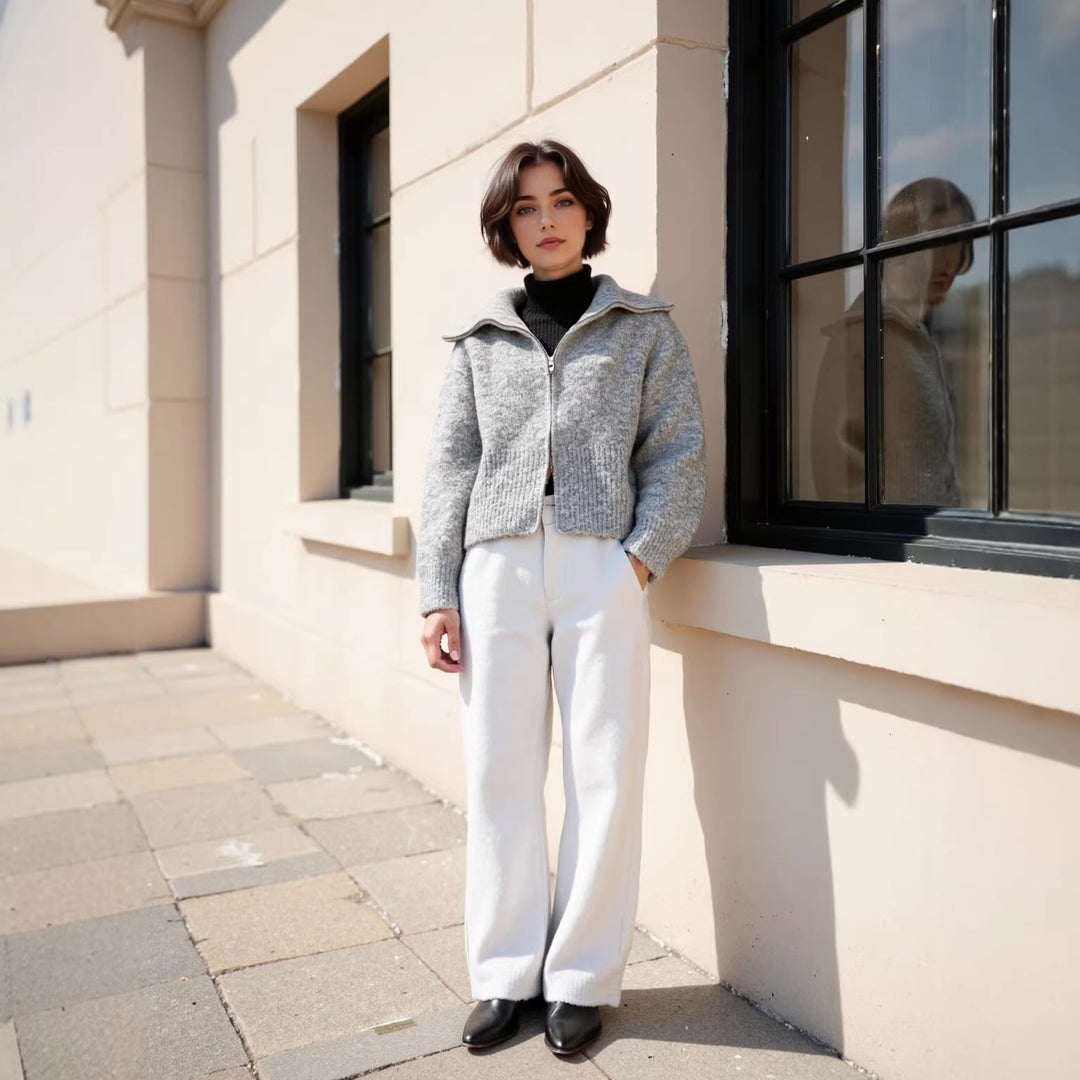 Damen kurze gezippte Strickjacke mit Stehkragen und Rippenbund Echoarchiv