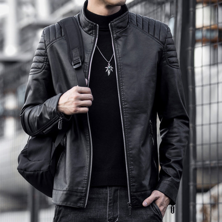 Herren Lederoptik-Bomberjacke mit gesteppter Schulterpartie und Stehkragen – Brevano