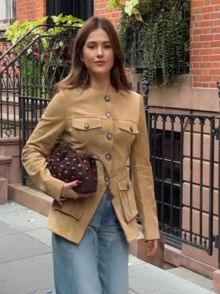 Damen Kurzjacke im Military-Utility-Stil mit aufgesetzten Pattentaschen und Rundhalsausschnitt Echoarchiv