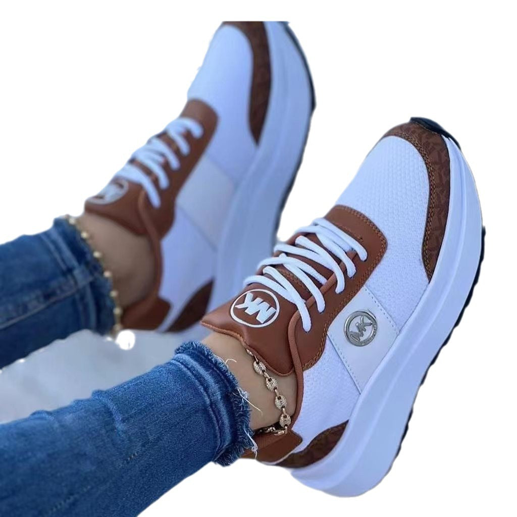Damen Plateausneaker mit atmungsaktivem Mesh und markantem Logo-Emblem Echoarchiv