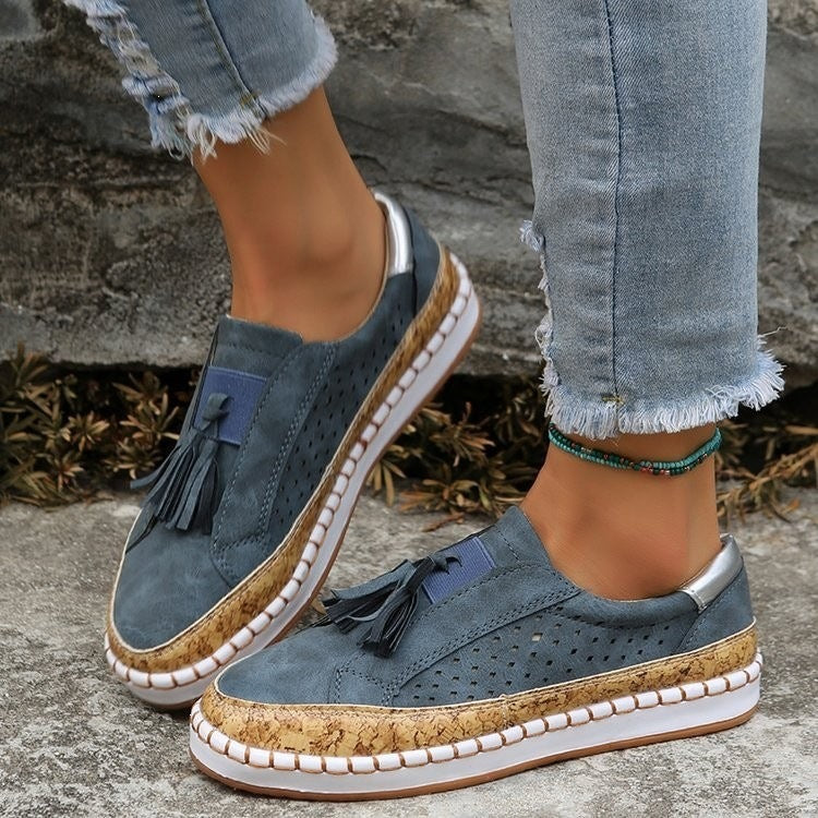 Damen Slip-On Keil-Sneaker mit Kork-Plateau, Quasten und perforiertem Obermaterial Echoarchiv