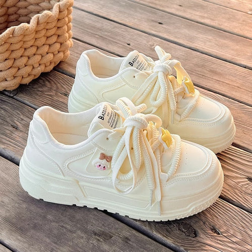 Damen Sportliche Sneakers mit verspielten Applikationen Echo Archiv