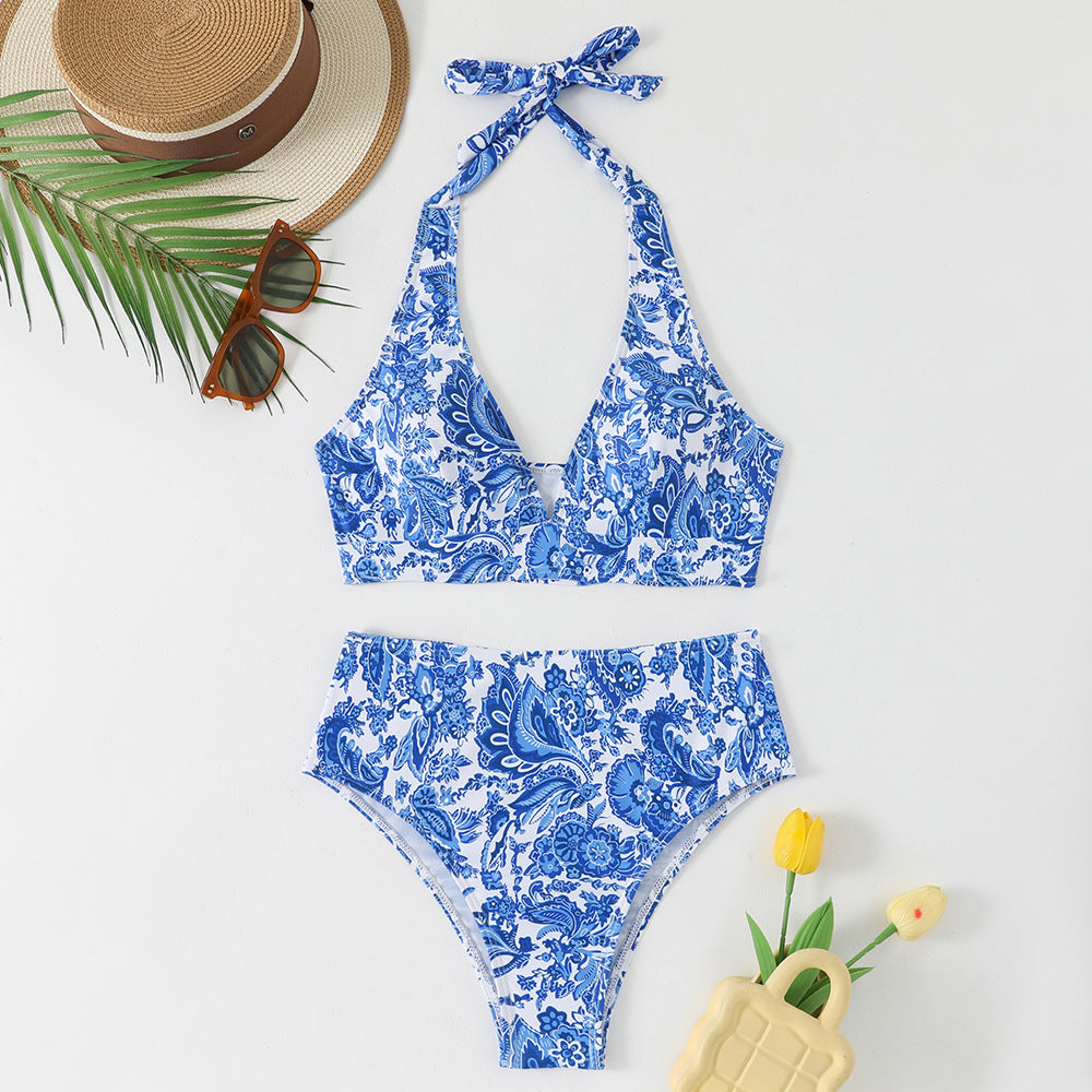 Damen Bikini-Set mit hoch geschnittenem Hosenrock und floralem Muster Echo Archiv