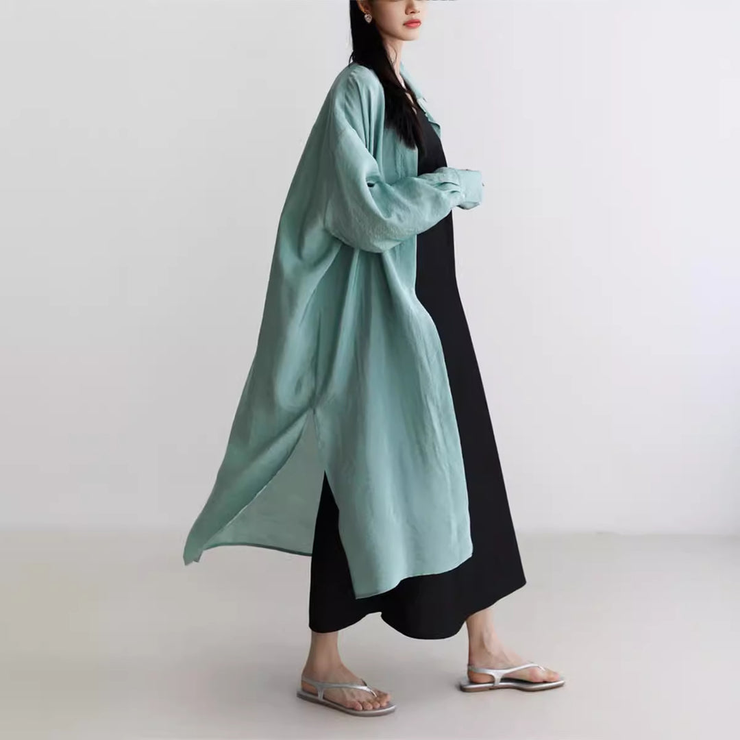 Damen Langer Satin‑Effekt Duster mit Stehkragen, Oversize‑Schnitt und tiefen Seitenschlitzen – Montévia