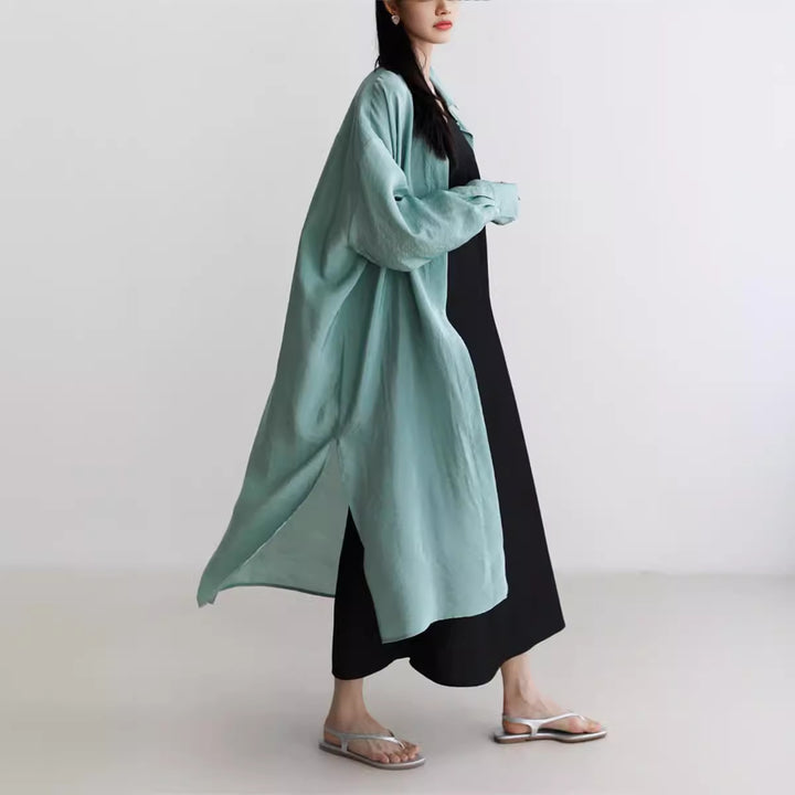 Damen Langer Satin‑Effekt Duster mit Stehkragen, Oversize‑Schnitt und tiefen Seitenschlitzen – Montévia
