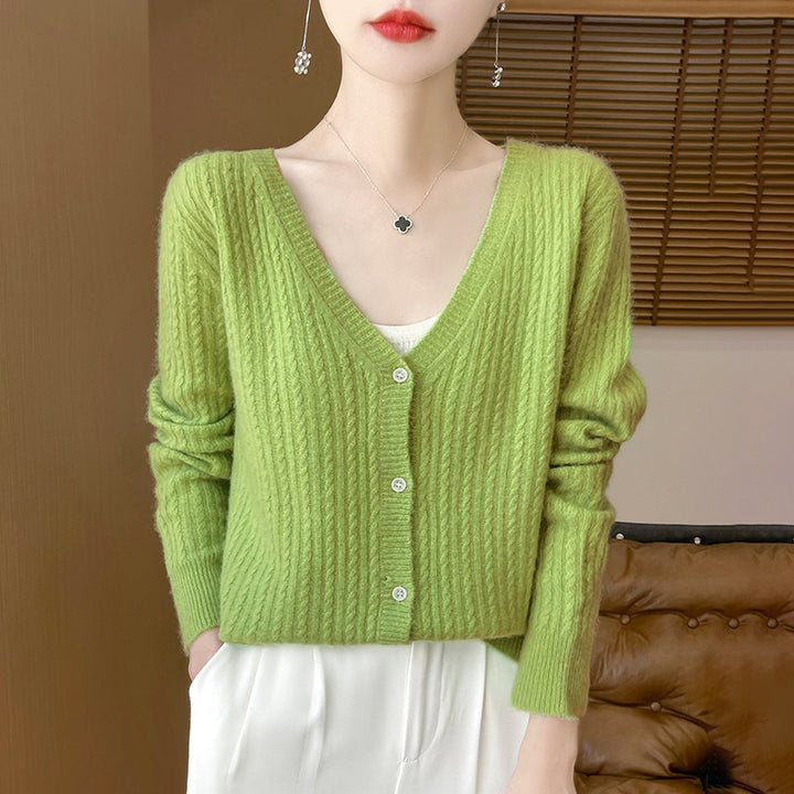 Damen Kurzgeschnittener Feinstrick-Cardigan mit V‑Ausschnitt, feiner Rippenstruktur und Perlmuttknöpfen Echoarchiv