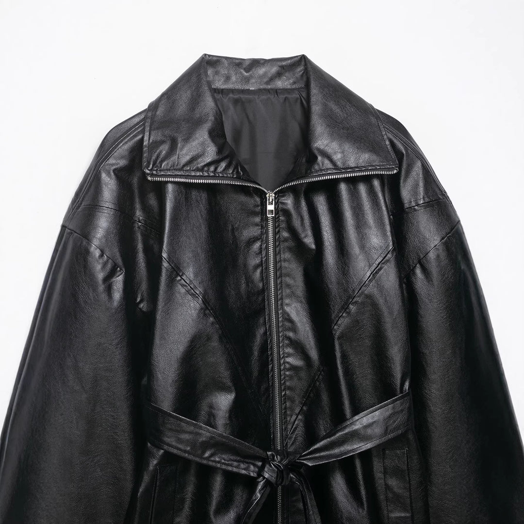 Damen Kurze Kunstlederjacke mit Taillengürtel, Reißverschluss und markantem Kragen Echo Archiv