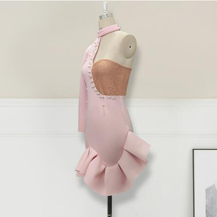 Damen figurbetontes Kleid mit innovativem asymmetrischen Design und Rüschen Echo Archiv