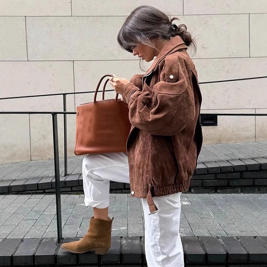 Damen nan oversized Velours-Bikerjacke mit Stehkragen, Schulterklappen und taillierbarem Hüftgürtel Echo Archiv