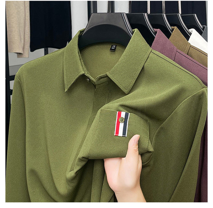 Herren modernes Langarm Polohemd mit strukturiertem Design und praktischer Brusttasche Echoarchiv