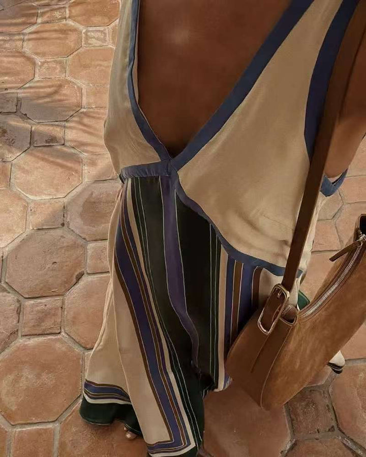 Damen Maxikleid mit tiefem V-Ausschnitt und fließendem Schnitt Echo Archiv