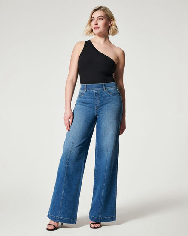 Damen weite High-Waist Jeans mit eleganter Schnittführung und markanten Nahtdetails Echo Archiv