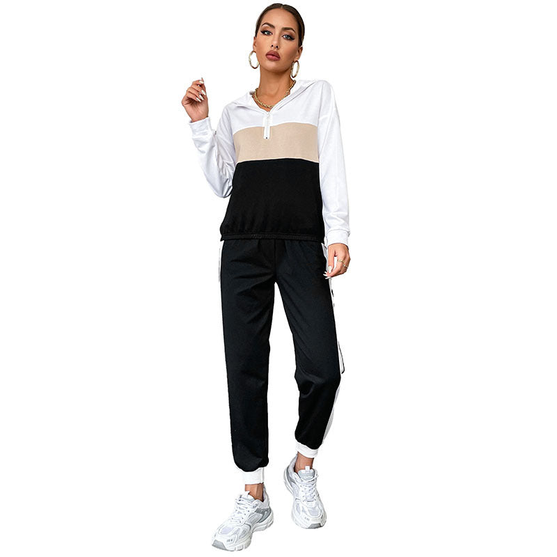 Damen Sportives Jogging-Set mit Kapuze, Tunnelzughose & Seitenstreifen Echoarchiv