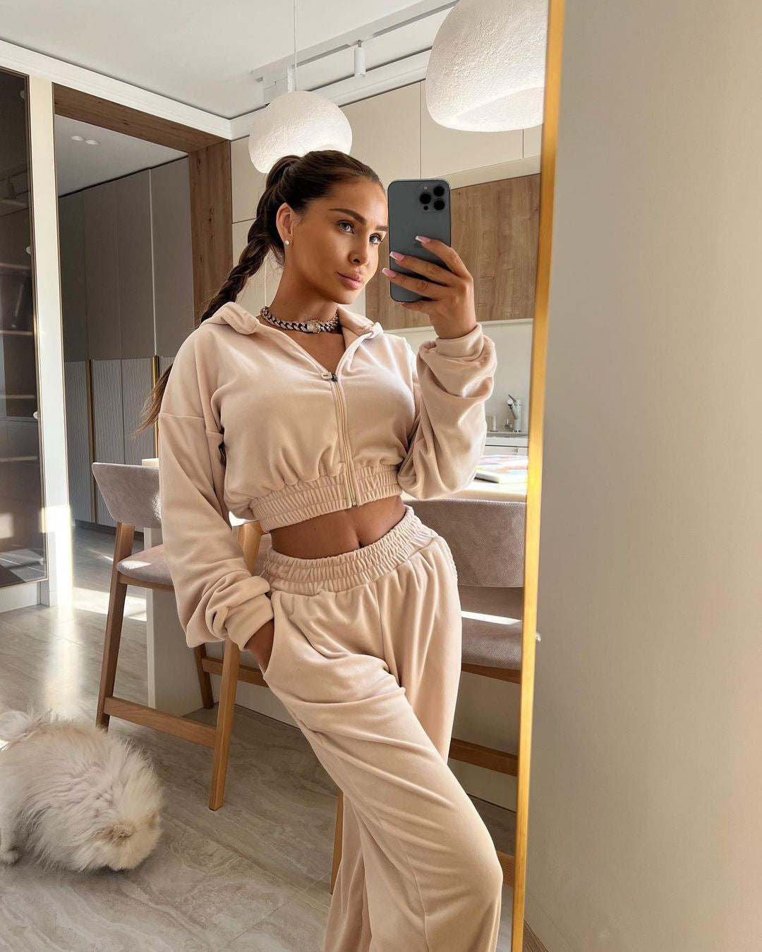 Damen nan kurzes Samt Trainingsset mit Reißverschluss Hoodie und weiter Bund Jogginghose Echo Archiv