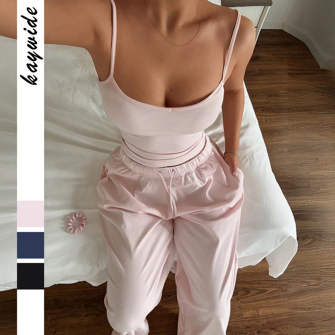 Damen Sportliches Zweiteiliges Set mit schmalem Oberteil und bequemen Hosen Echo Archiv