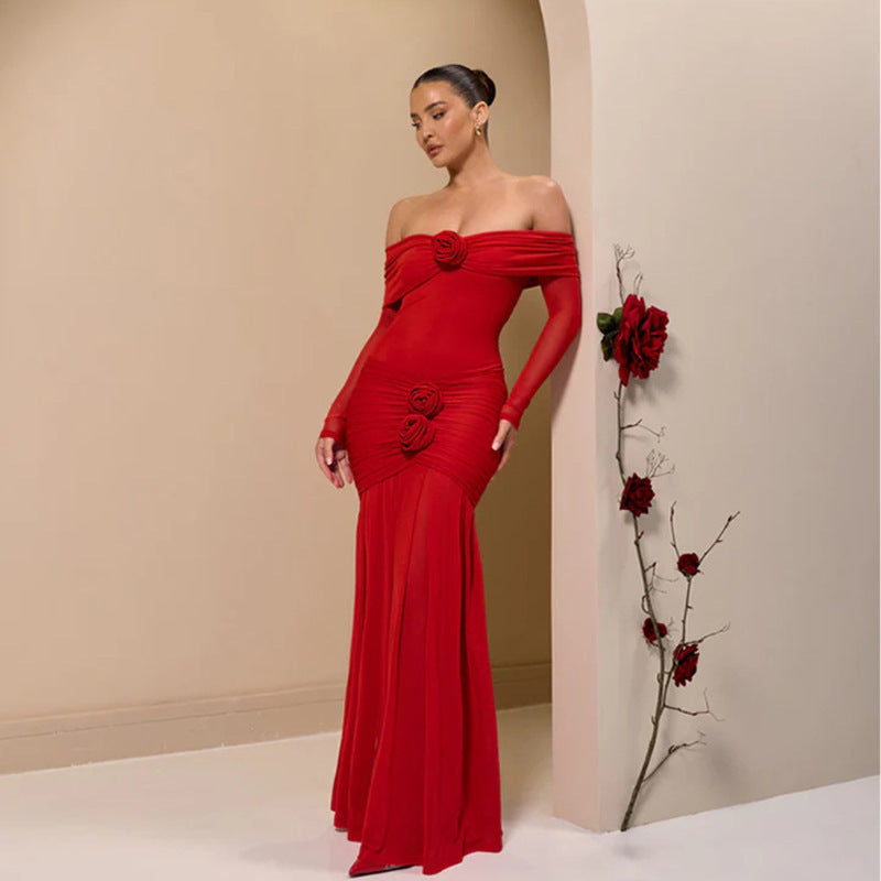 Damen Maxikleid mit schulterfreier Silhouette und dekorativen Rosen Echo Archiv
