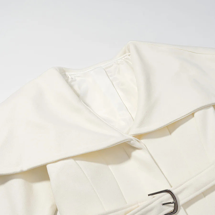 Damen nan eleganter Mantel mit übergroßem Cape-Kragen und Taillengürtel Echo Archiv