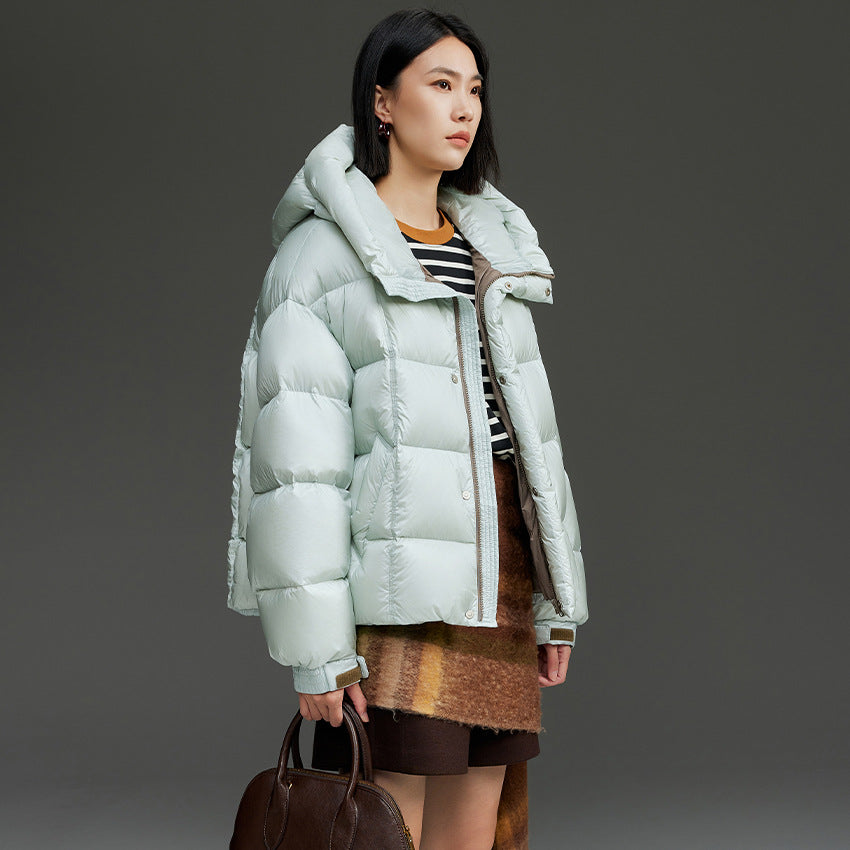 Damen Kurze Boxy‑Steppjacke mit Oversize‑Ärmeln, hohem Thermokragen und Kapuze Echoarchiv