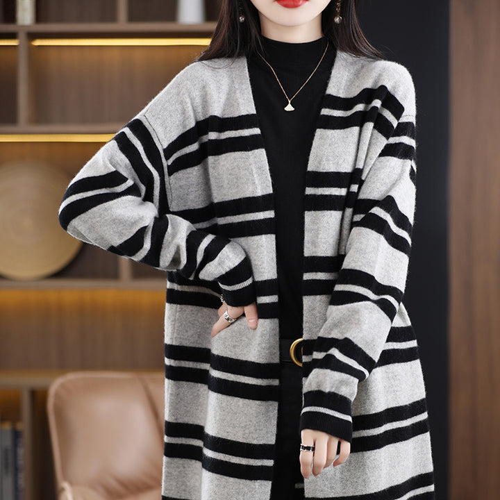 Damen Oversize-Longcardigan aus weichem Wollmix mit kontrastierenden Blockstreifen Echoarchiv