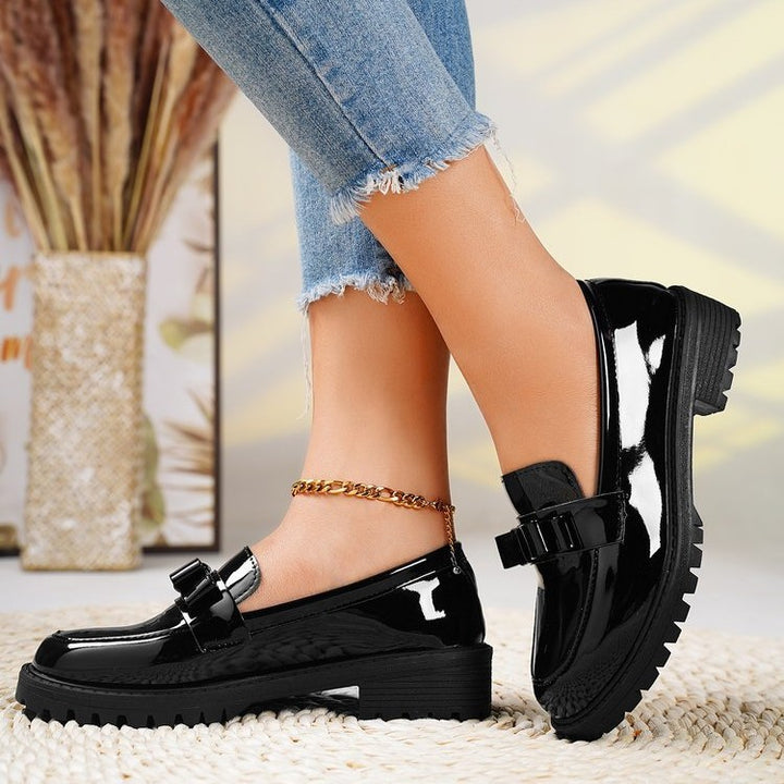 Damen Lack-Loafer mit dekorativem Riemchen und profilierter Gummisohle Echo Archiv