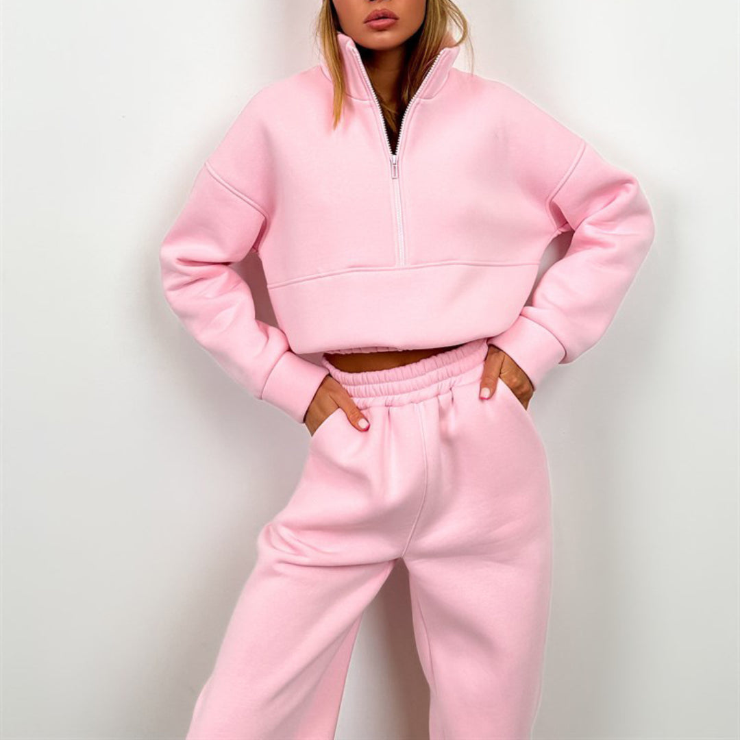 Damen Cropped-Halbzip-Sweatshirt mit hohem Stehkragen und elastischer High-Waist Jogginghose Set – Avérine