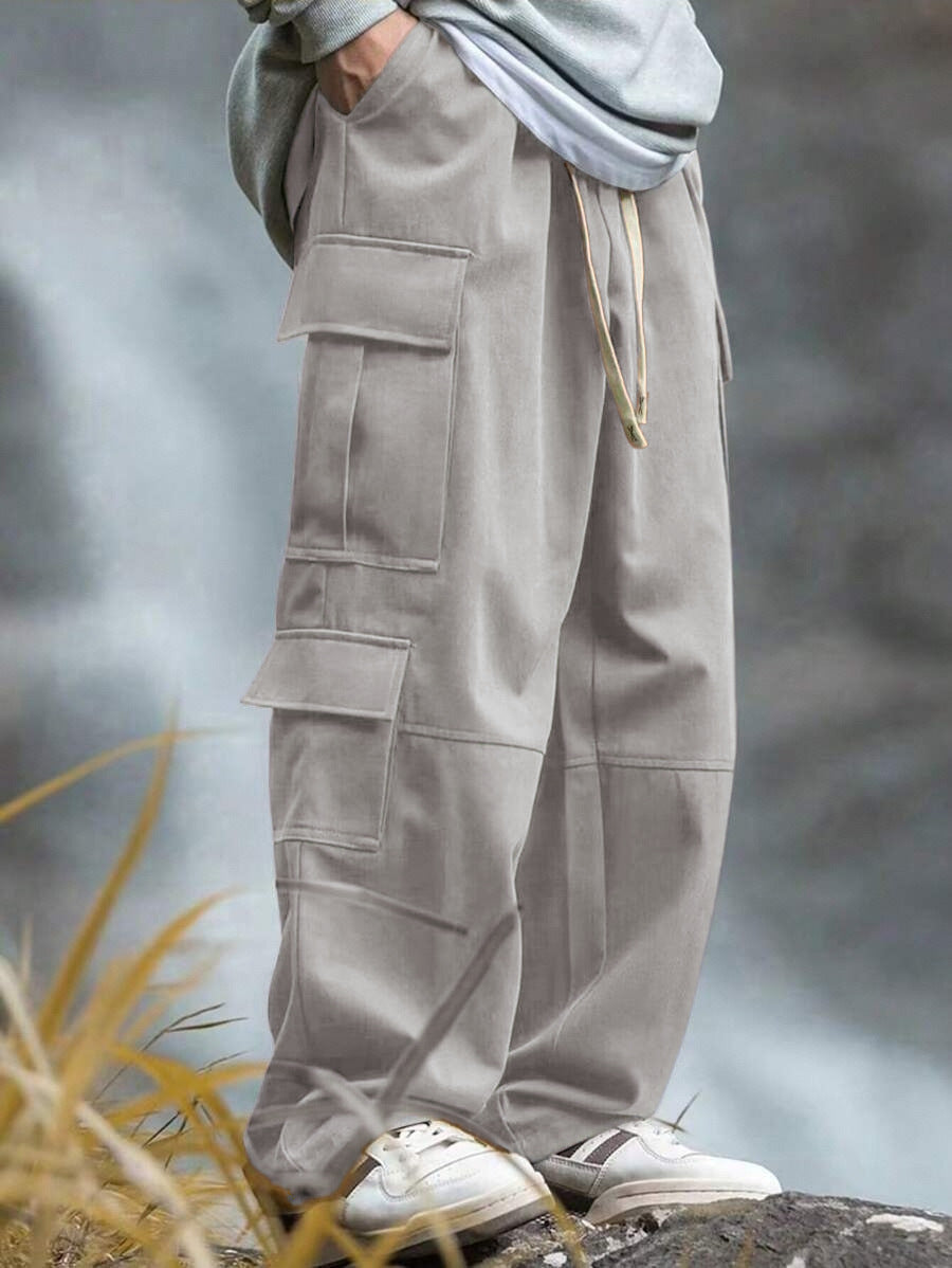 Herren weite Cargo-Hose mit Mehrfachtaschen, Tunnelzug und verstärkten Kniepartien – Bravaro