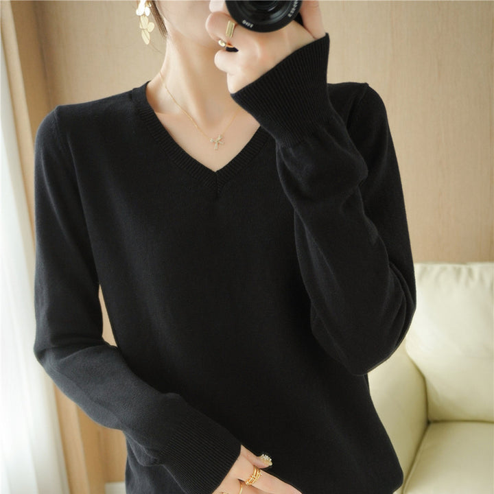 Damen Leichter V‑Ausschnitt Feinstrickpullover aus kaschmirweicher Baumwollmischung mit elastischen Rippbündchen Echoarchiv