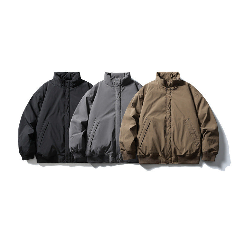 Unisex Kastig geschnittene wattierte Bomberjacke mit hohem Stehkragen und verdeckter Frontblende Echo Archiv