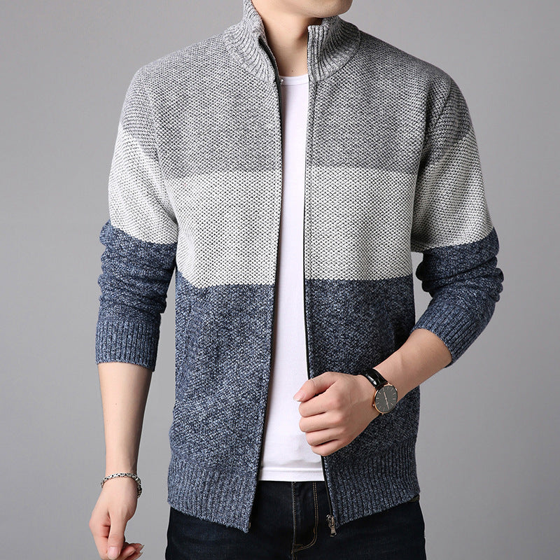 Herren Strickjacke mit hohem Kragen und praktischen Taschen Echoarchiv