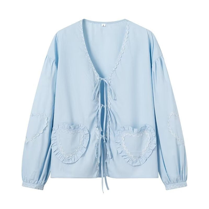Damen Langärmlige V‑Ausschnitt Bluse mit Bindebändern und Herz‑Rüschentaschen Echo Archiv