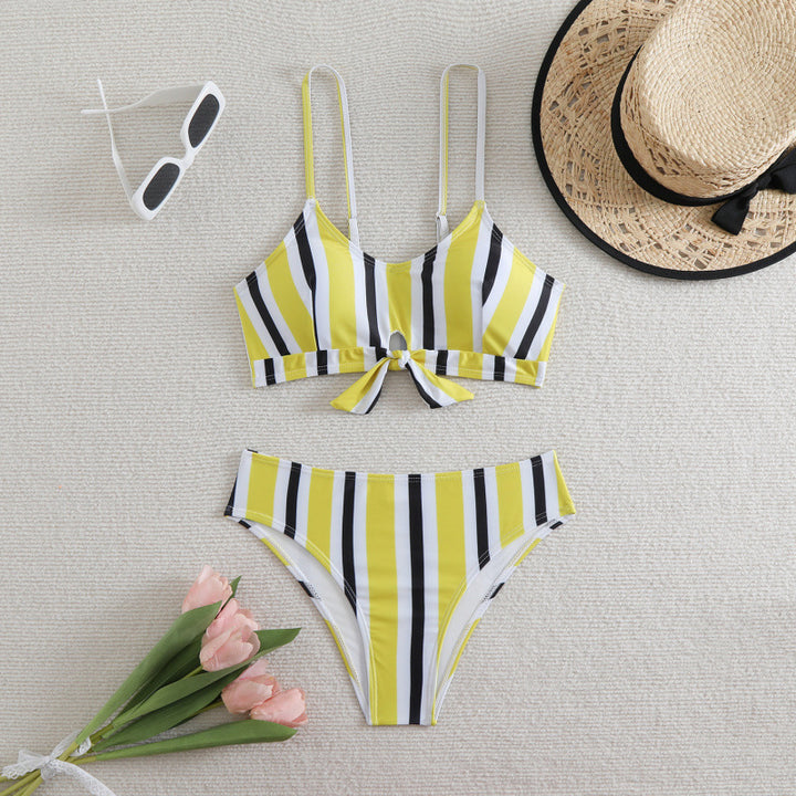 Damen Bikiniset mit eleganten Streifen und chicem Knoten Echo Archiv